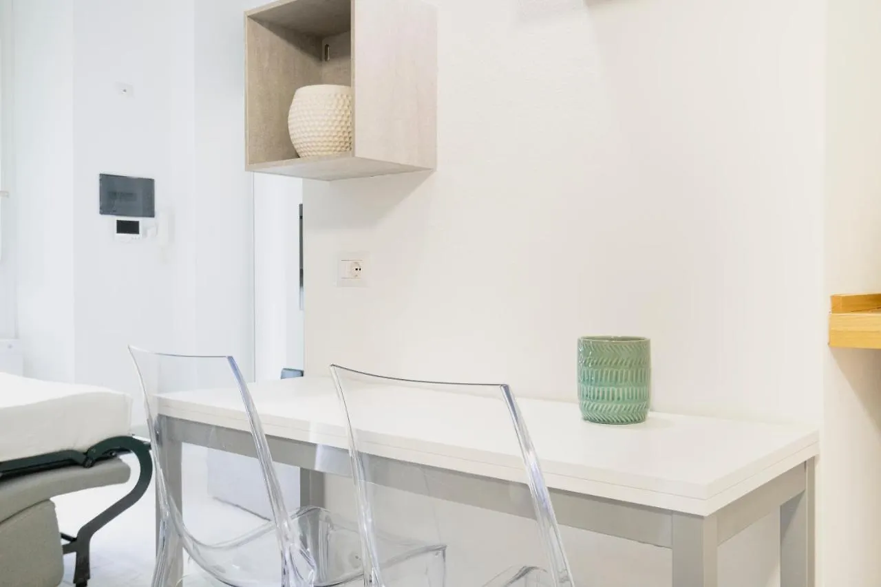 Easylife - Comodo Studio In Corso Di Porta Romana Milan Apartment